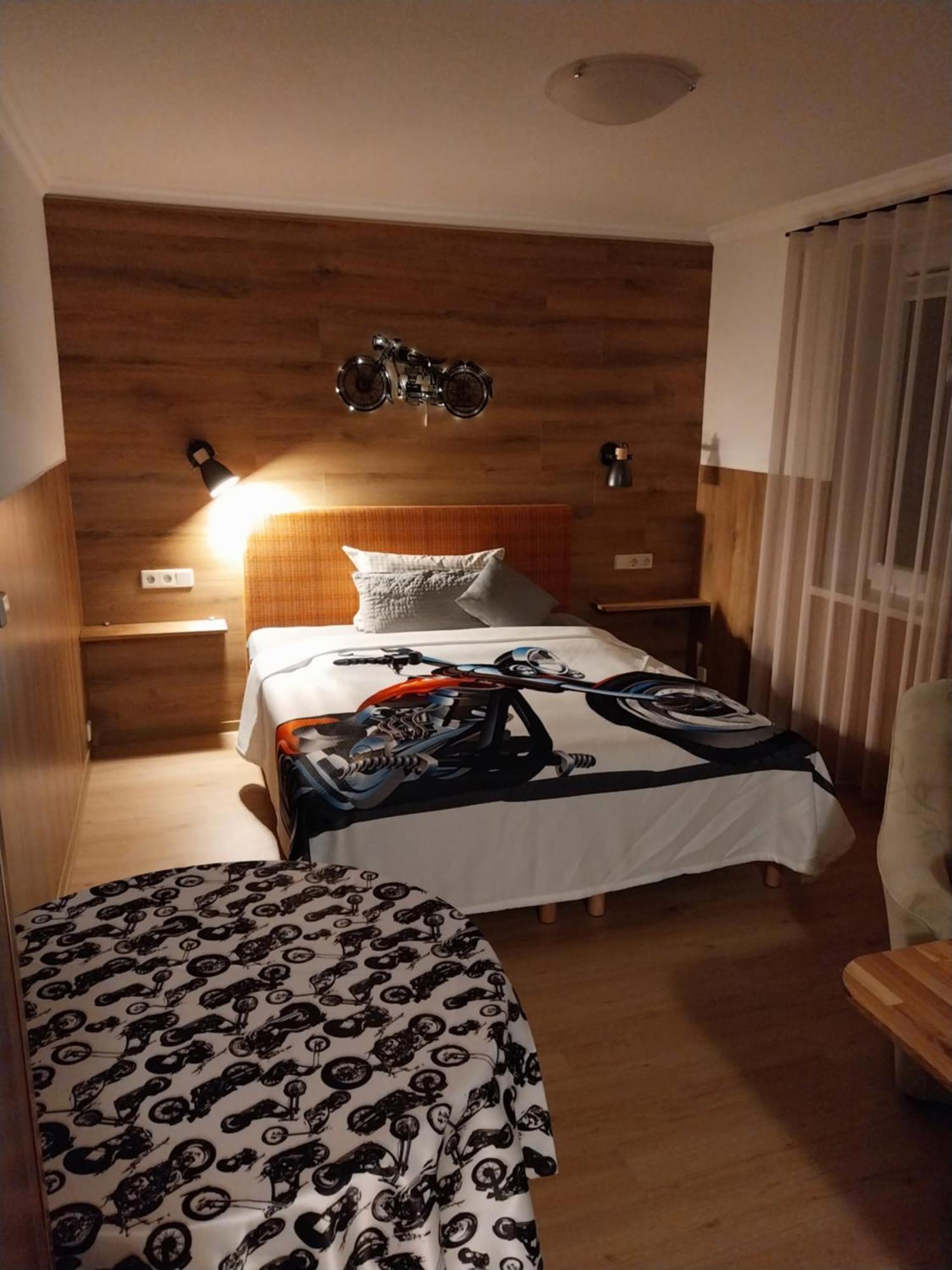 Landhotel Waldschloesschen Mit Gaststube Sohland an der Spree ภายนอก รูปภาพ