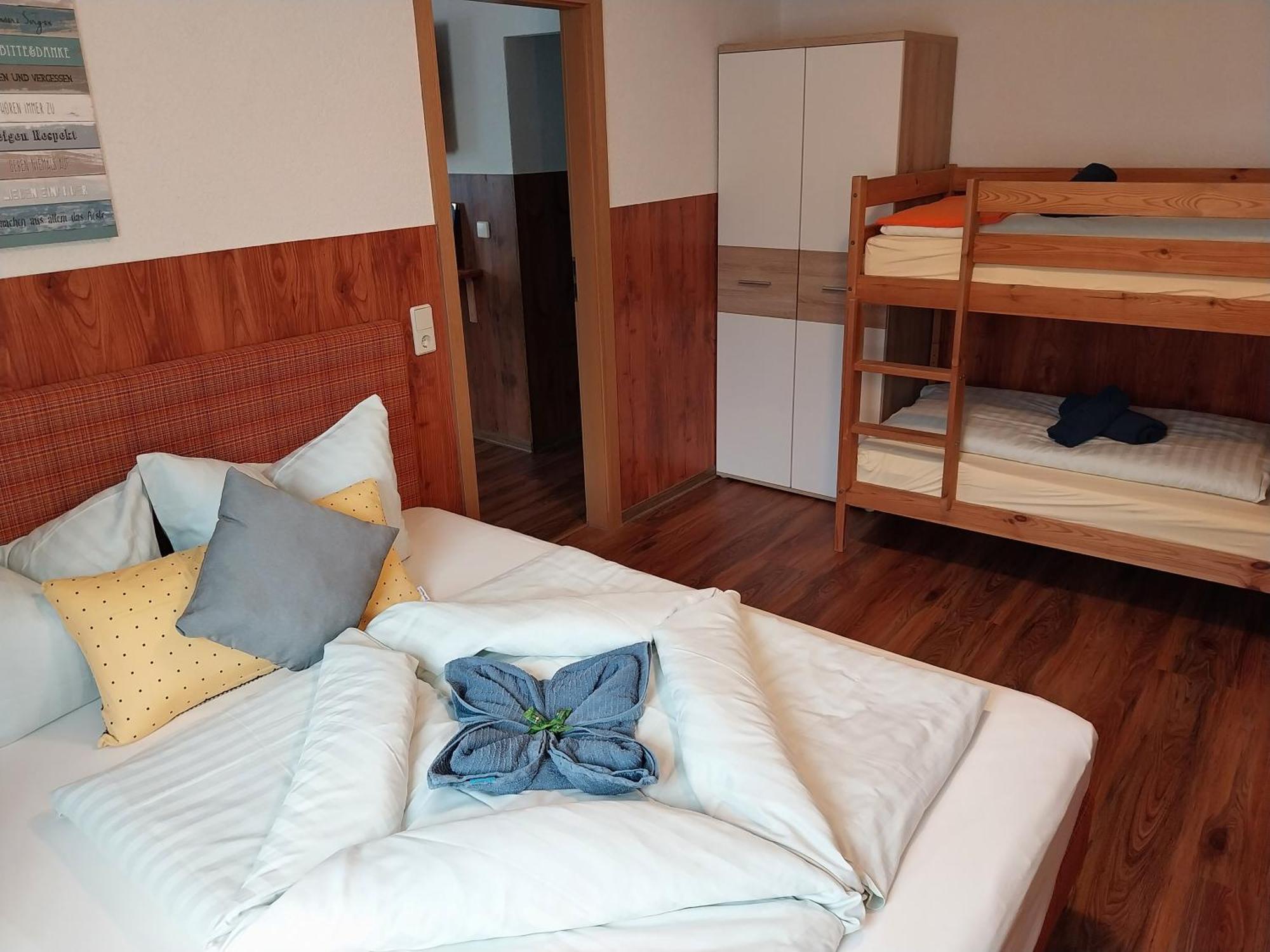 Landhotel Waldschloesschen Mit Gaststube Sohland an der Spree ภายนอก รูปภาพ
