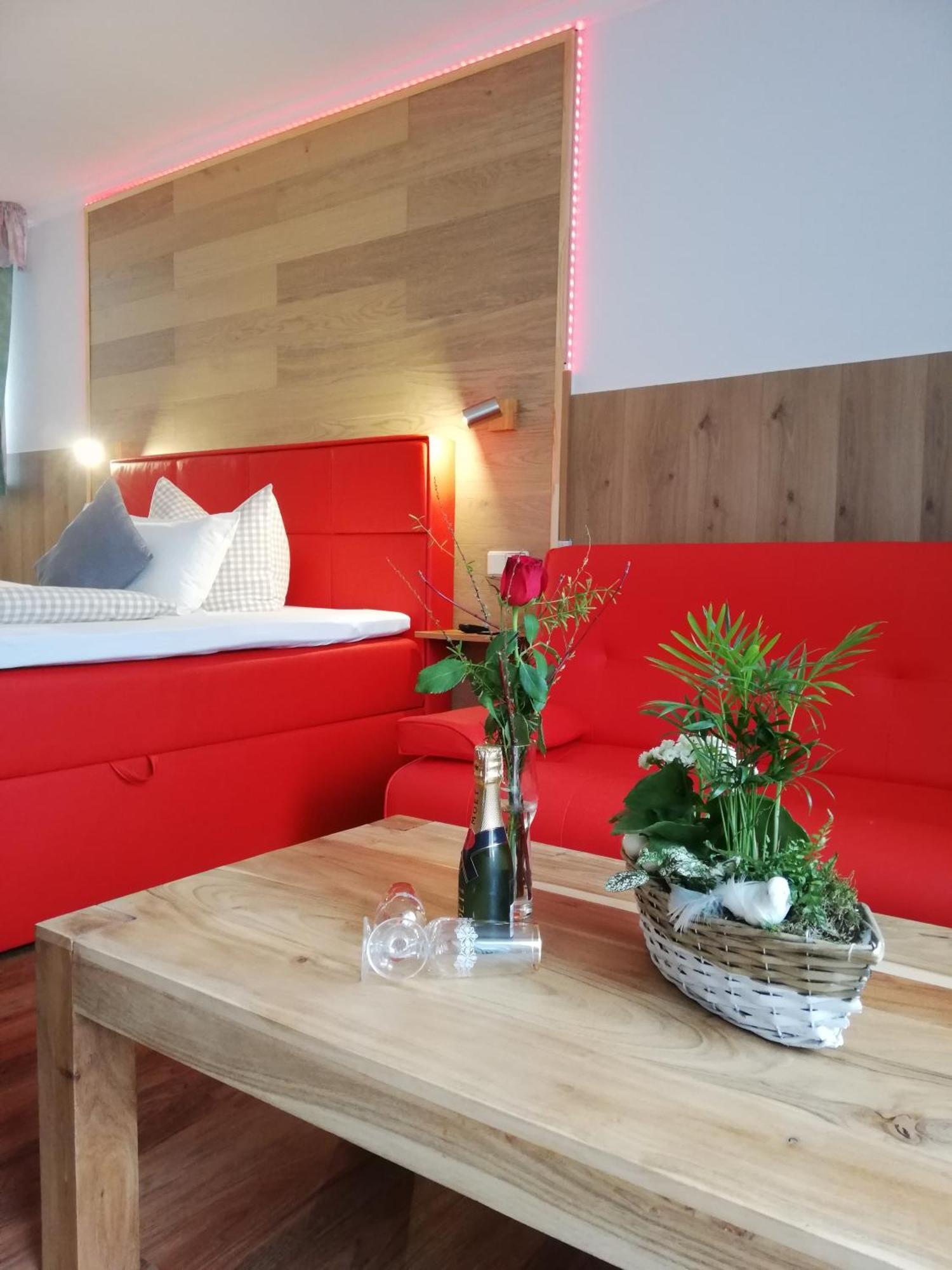 Landhotel Waldschloesschen Mit Gaststube Sohland an der Spree ภายนอก รูปภาพ
