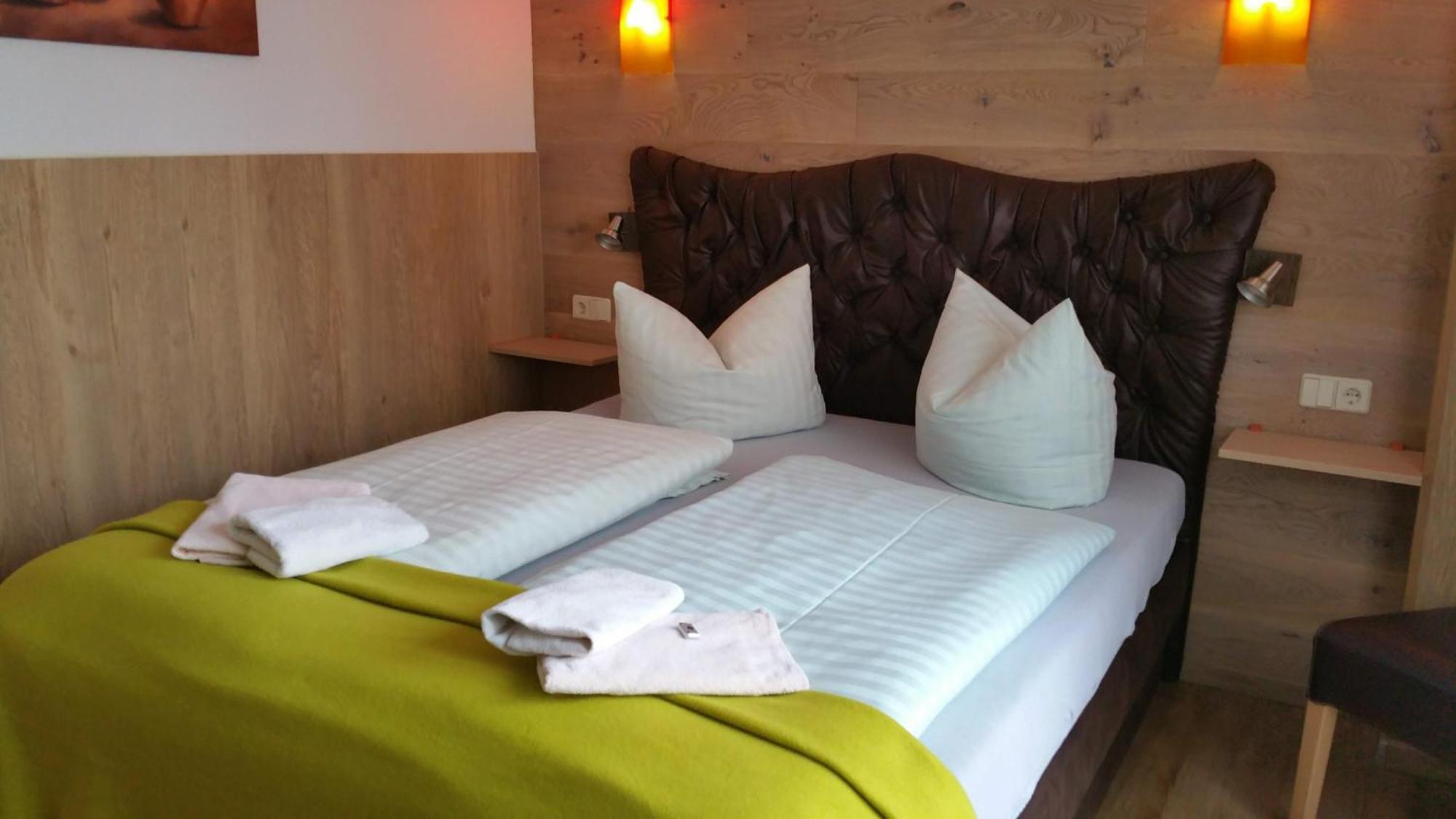 Landhotel Waldschloesschen Mit Gaststube Sohland an der Spree ภายนอก รูปภาพ